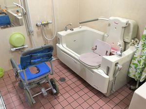 機能訓練室の浴槽