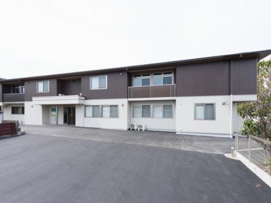 建物正面の外観  