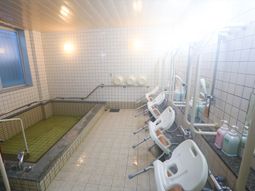 清潔な浴室設備