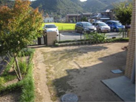 緑あふれる庭の風景