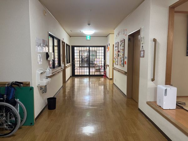 廊下の清潔な空間