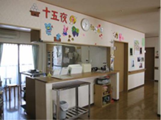 多機能な受付カウンター