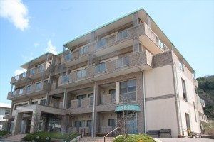職場となる外観の建物