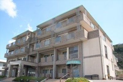 職場となる外観の建物
