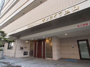 施設の正面玄関  