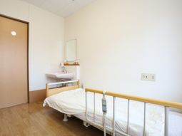 シンプルな居室の風景