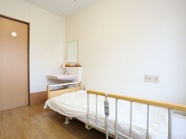シンプルな居室の風景