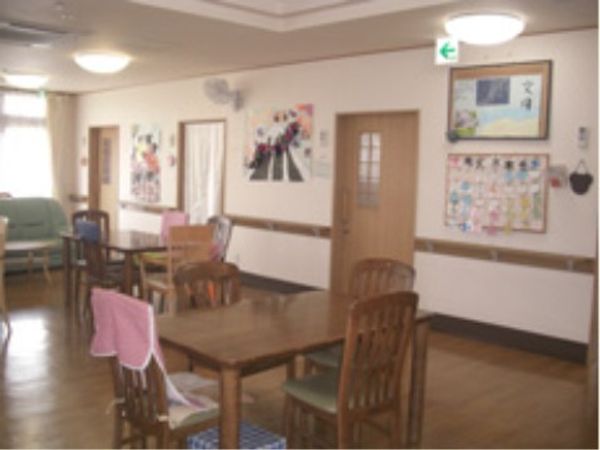 明るいダイニングルーム