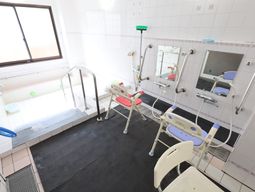 バリアフリーの浴室設備