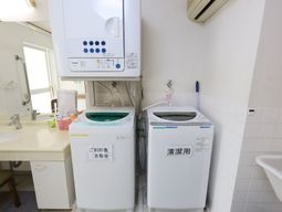 洗濯機と洗面台の設備