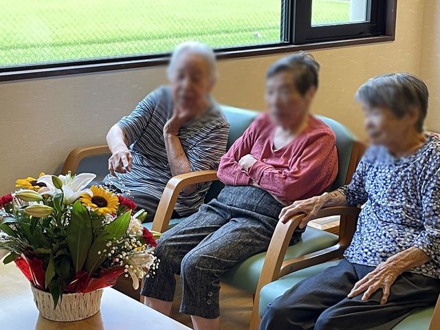 光差し込む居室 居室 広々とした空間で、リラックスした時間を過ごせます。自然光が心地よく差し込む居室です。