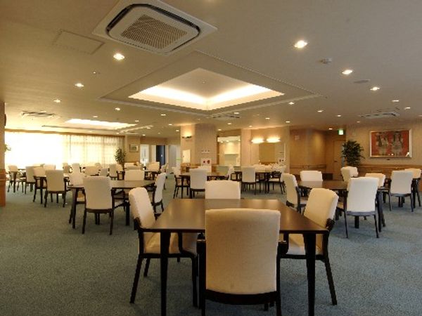 清潔感のあるダイニング空間