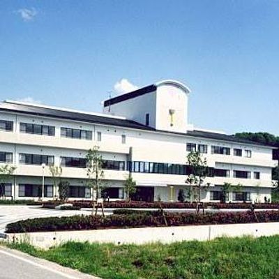 モダンな外観の建物