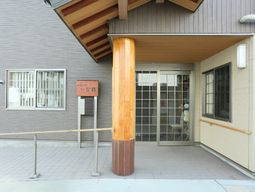 入口付近の施設外観