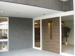 エントランスの落ち着いた空間