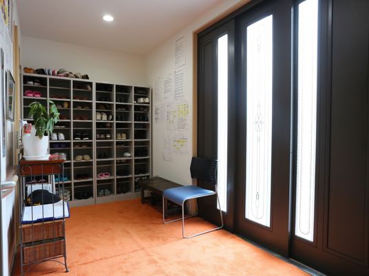 エントランスの整頓された空間