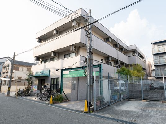 都市型施設の外観