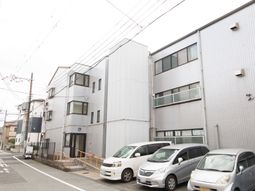 現代的な建物の外観