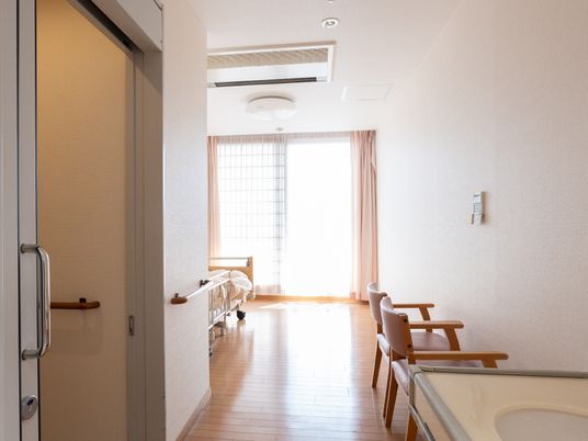 暖かみのある居室入口