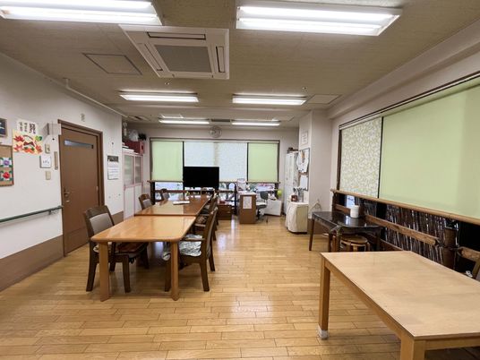 温かみのあるダイニングルーム