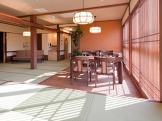 和風の落ち着いたラウンジ