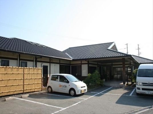 和風建築のエントランス