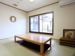 明るい和室の空間