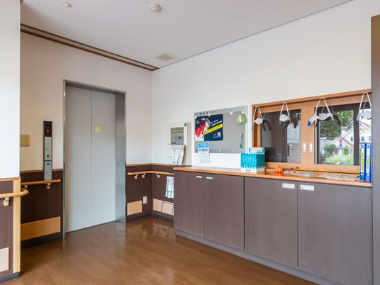 便利なエレベーター廊下