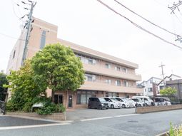 落ち着いた建物外観