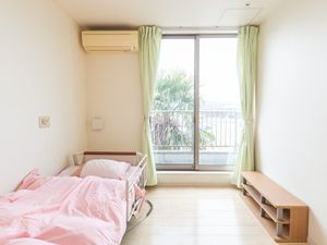 明るく清潔な居室