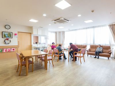 居心地の良い広々とした食堂
