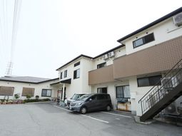 ゆとりある外観の建物