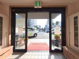 開放的な出入口