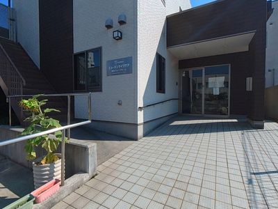 エントランスからの視点