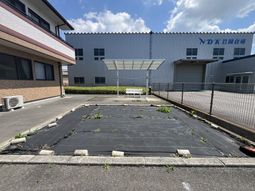 屋外休憩のための中庭