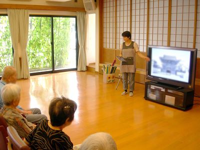 自然光が入る多目的室