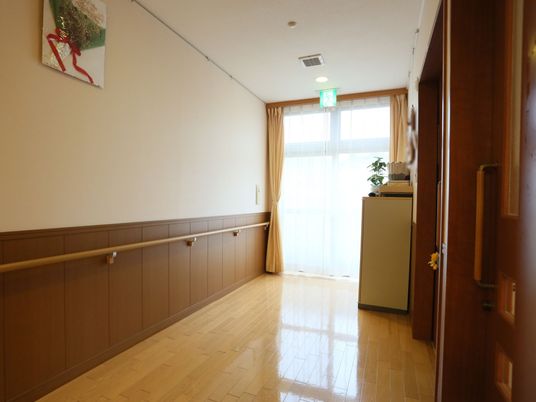 廊下の明るい空間