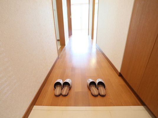 廊下とスリッパ