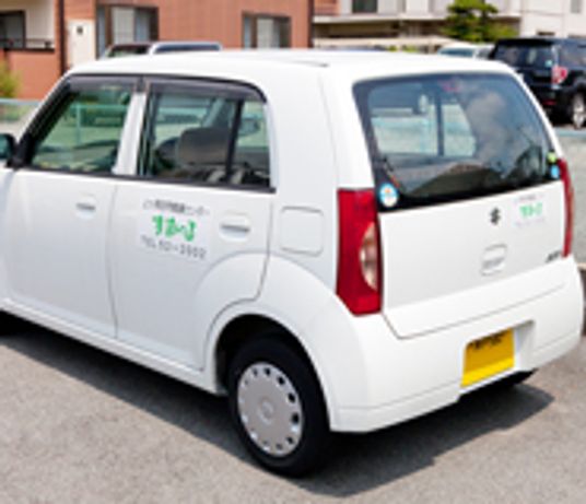駐車中の車両