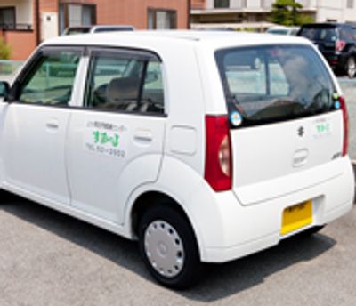 駐車中の車両