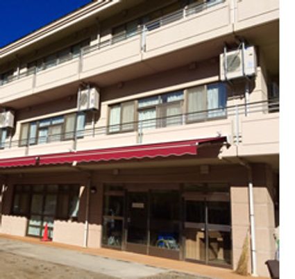 広々とした施設外観