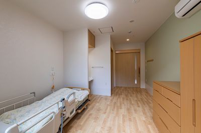 ベッドのある居室