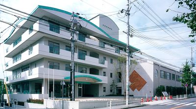 入り口のある大きな建物