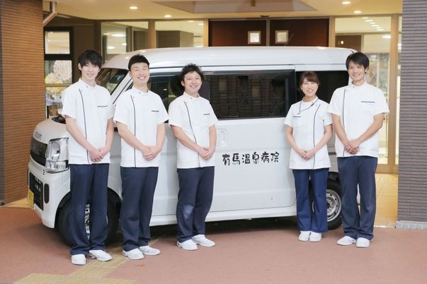 スタッフの様子と車両