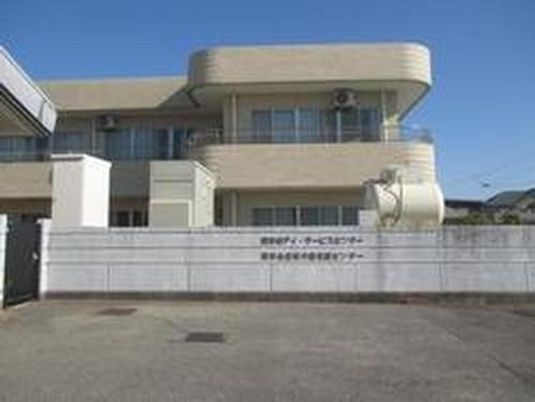 外観の建物正面  