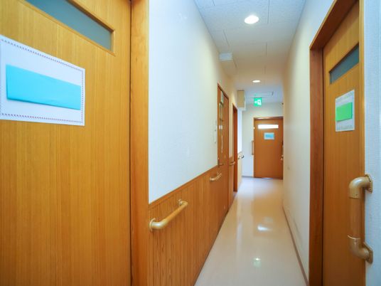キレイな施設の廊下