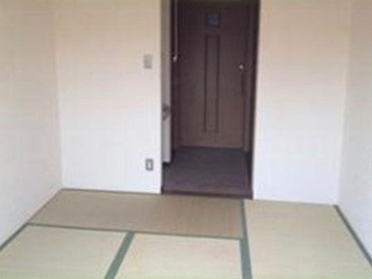 清潔な和室の一室