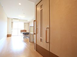 明るい居室の空間