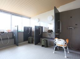 清潔な浴室スペース