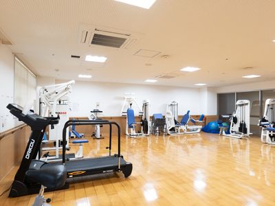 床が光るトレーニングルーム